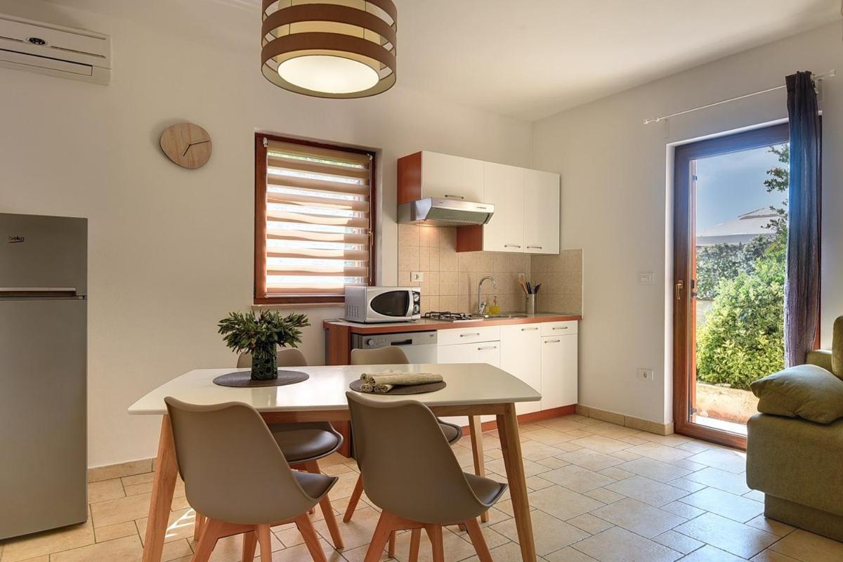 וינקורן Apartments Buic מראה חיצוני תמונה